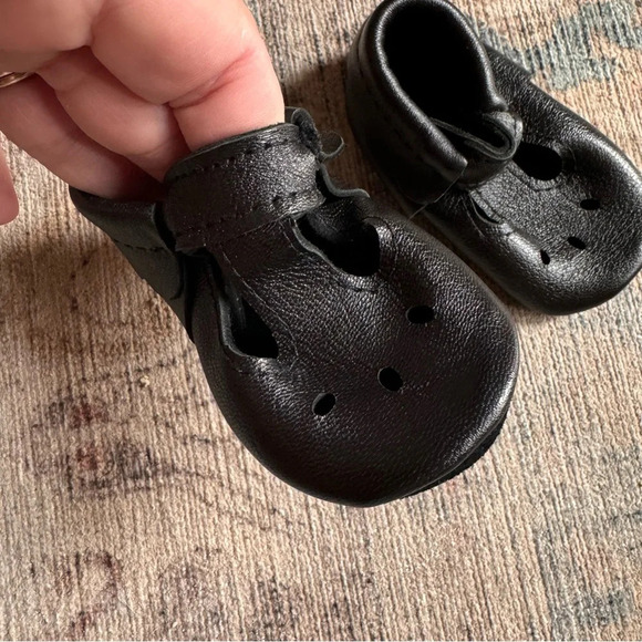 Janiepoo Leather Baby Mary Jane Moccasin Scallop Shoe NB-3M Adorable NEW - Picture 5 of 8